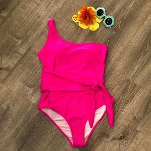 Swimwear Brand New, No Tag  🔴 Buy one and get one 50% off.‼️